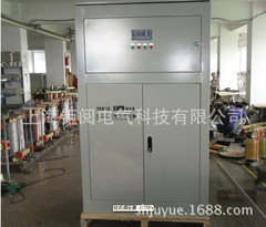 ����{����